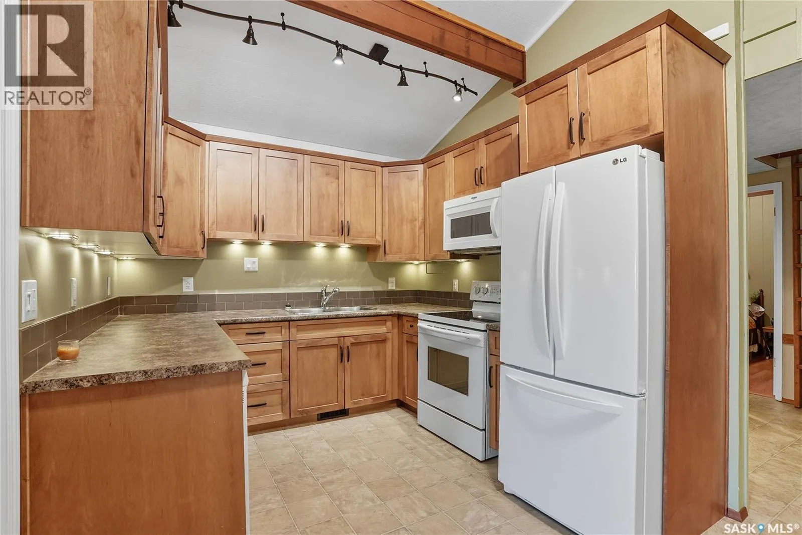 3417 Nickorick Beach Road East