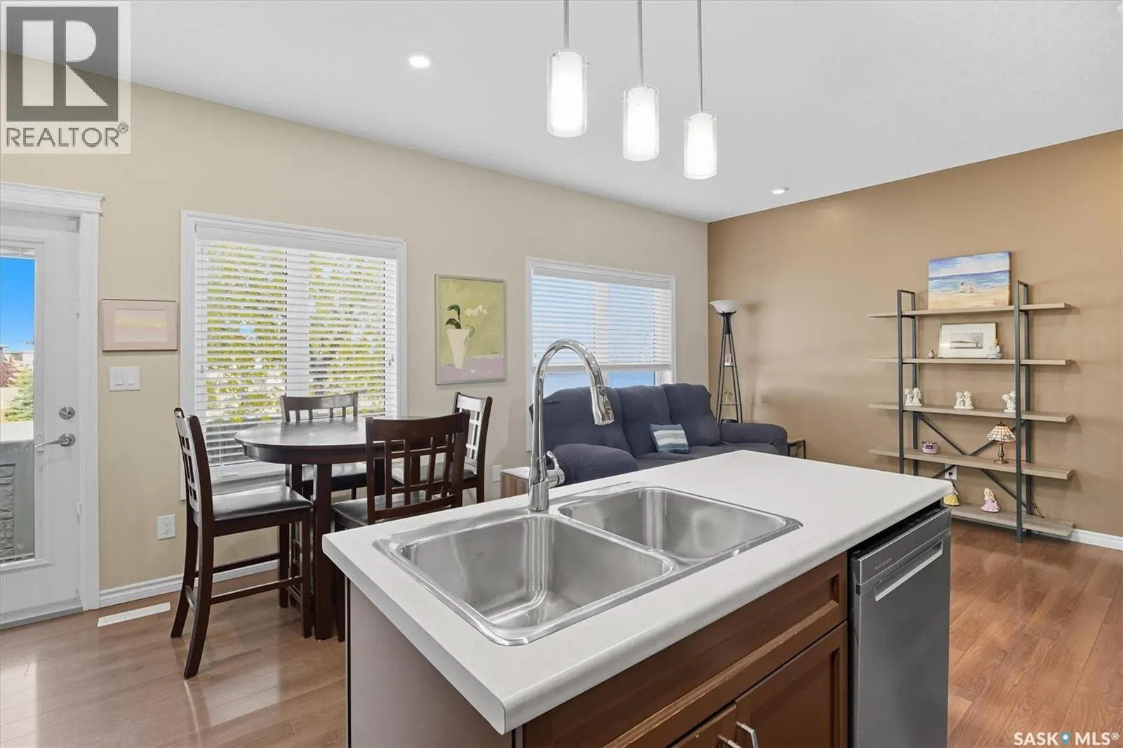16 115 Veltkamp CRESCENT