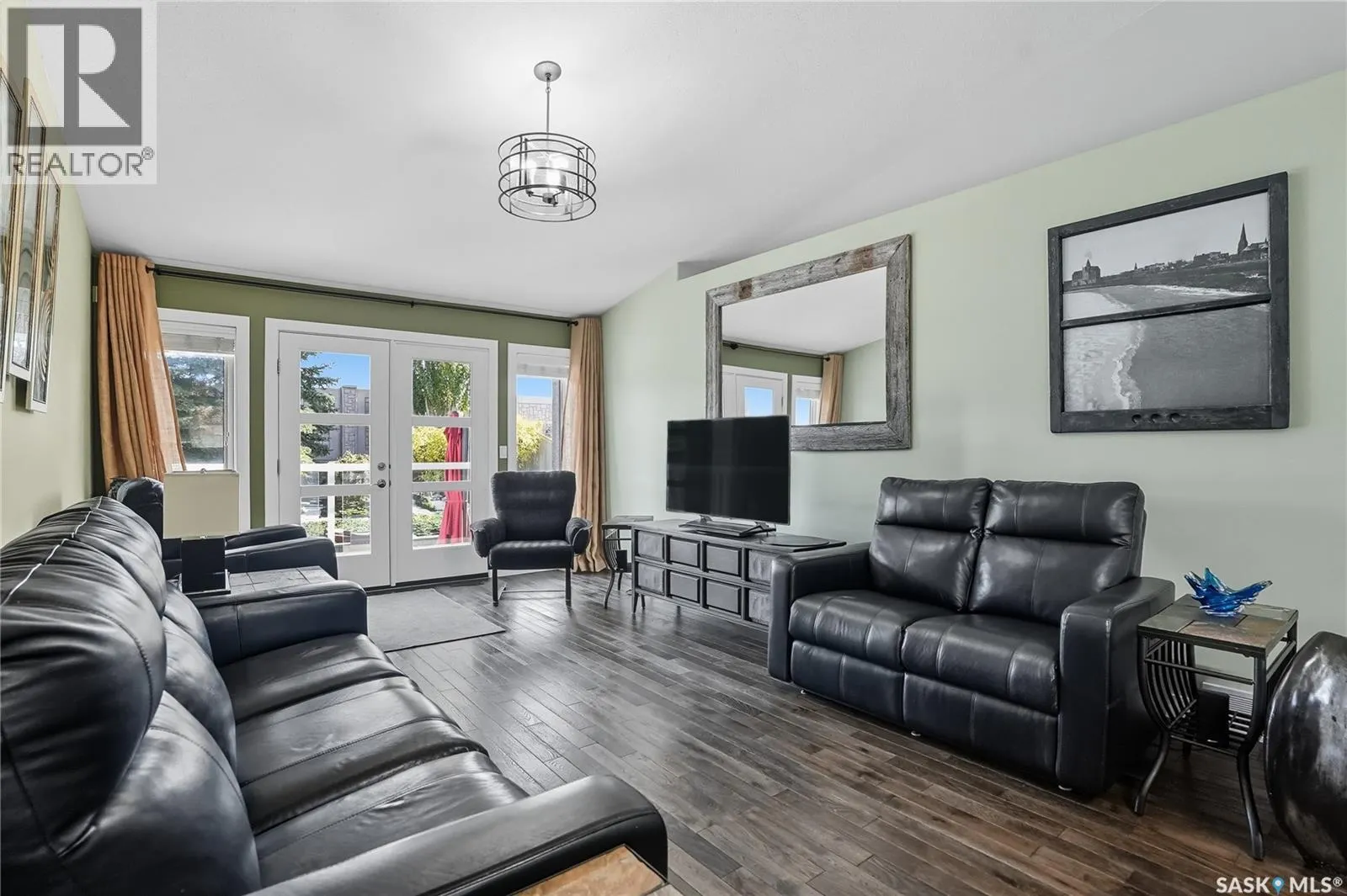 519 Guenter CRESCENT