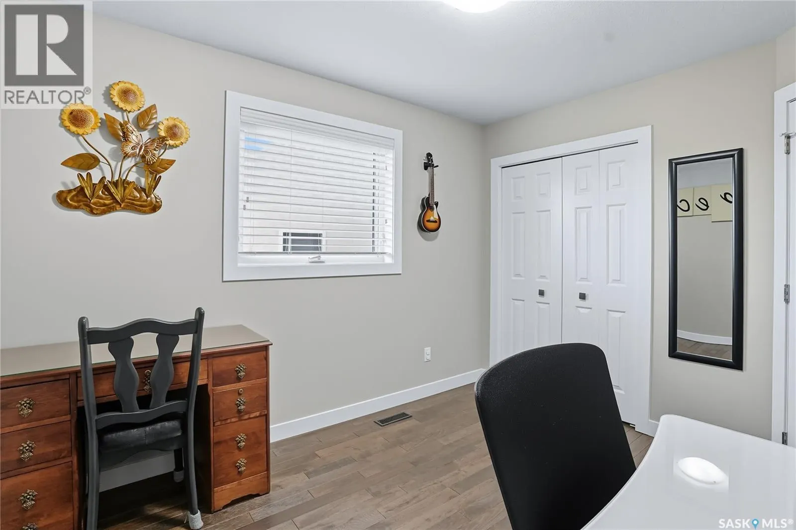 519 Guenter CRESCENT