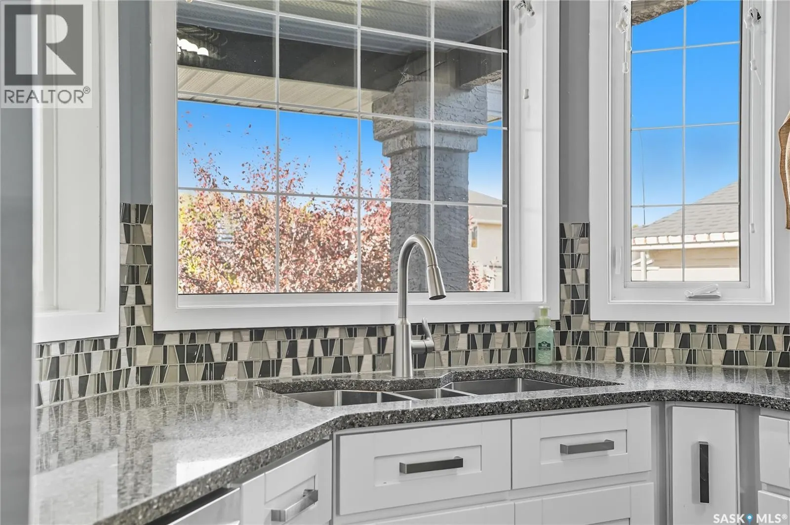 519 Guenter CRESCENT