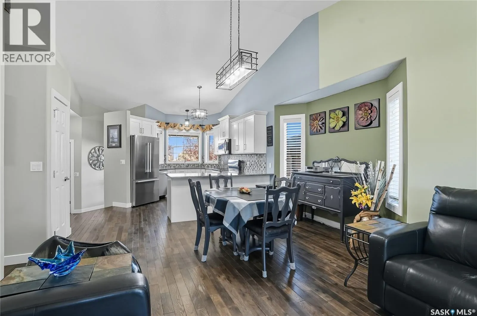 519 Guenter CRESCENT