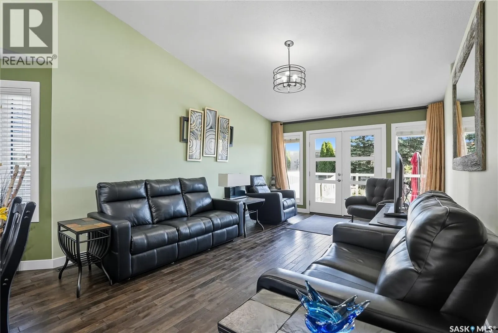 519 Guenter CRESCENT