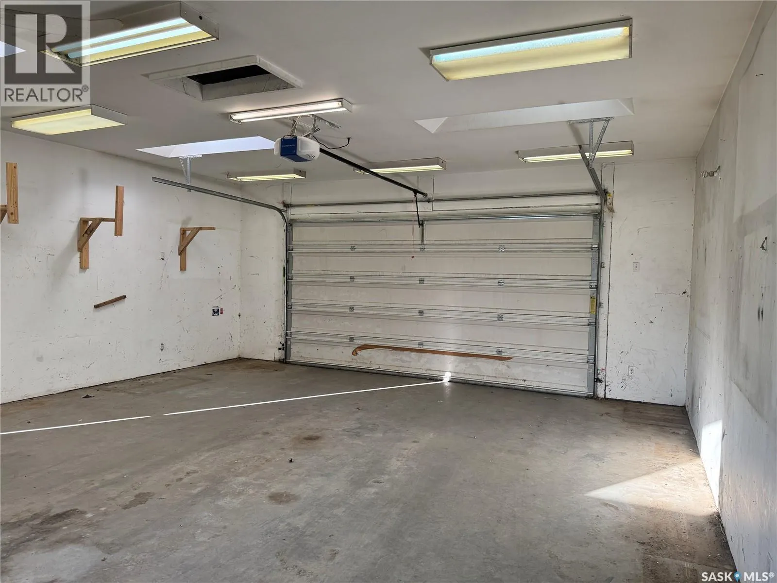 325 V AVENUE S