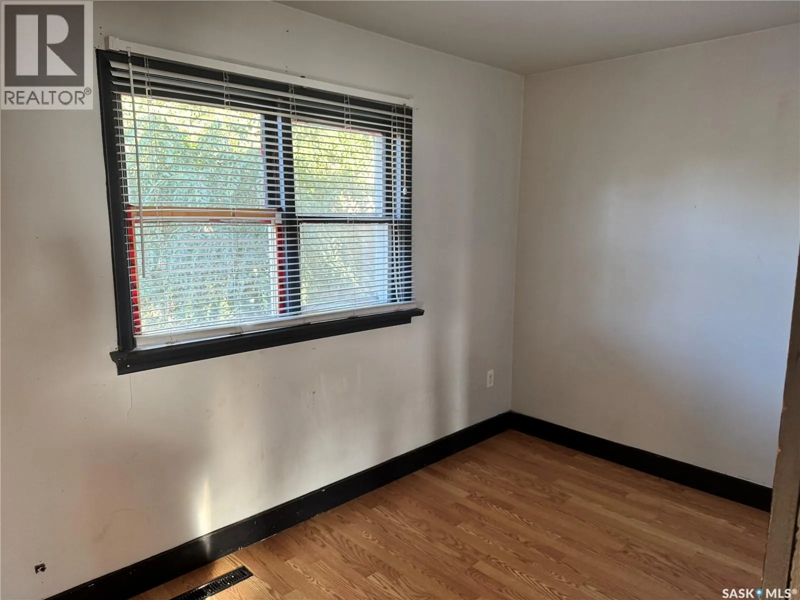 325 V AVENUE S