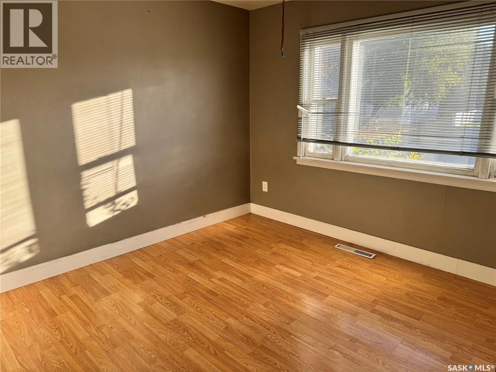325 V AVENUE S