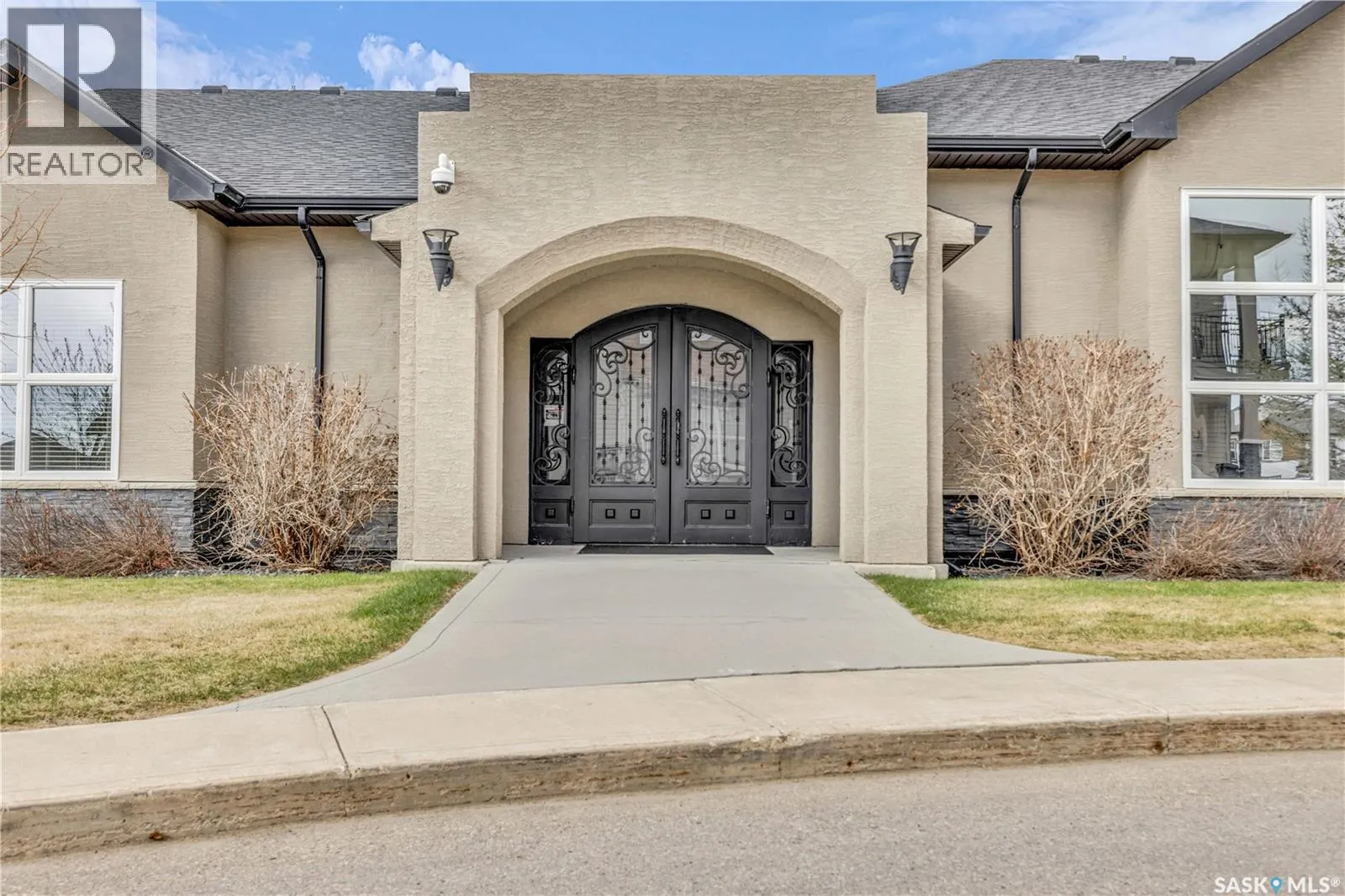 408 1015 Patrick CRESCENT
