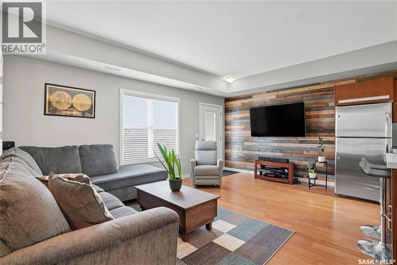 408 1015 Patrick CRESCENT