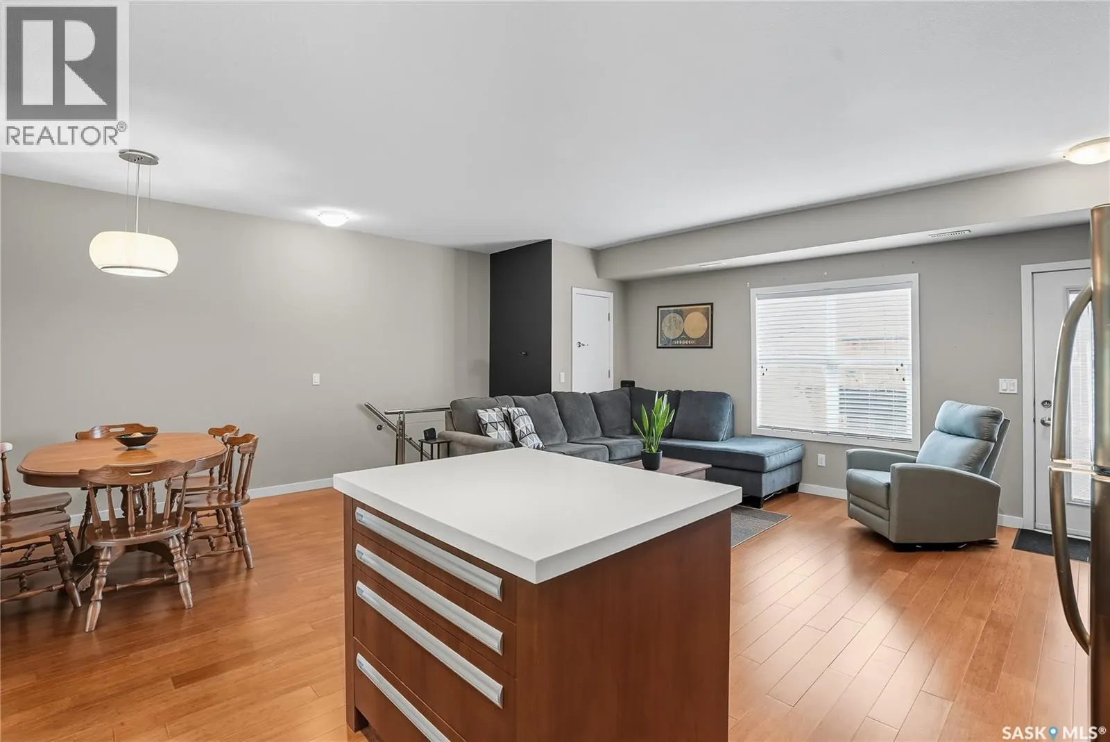 408 1015 Patrick CRESCENT