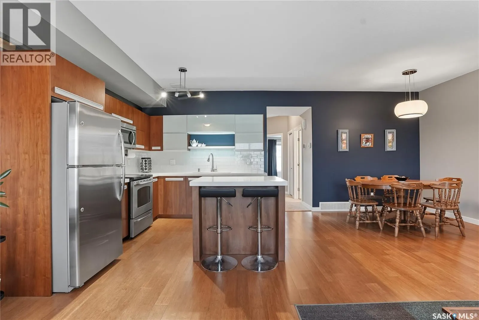 408 1015 Patrick CRESCENT