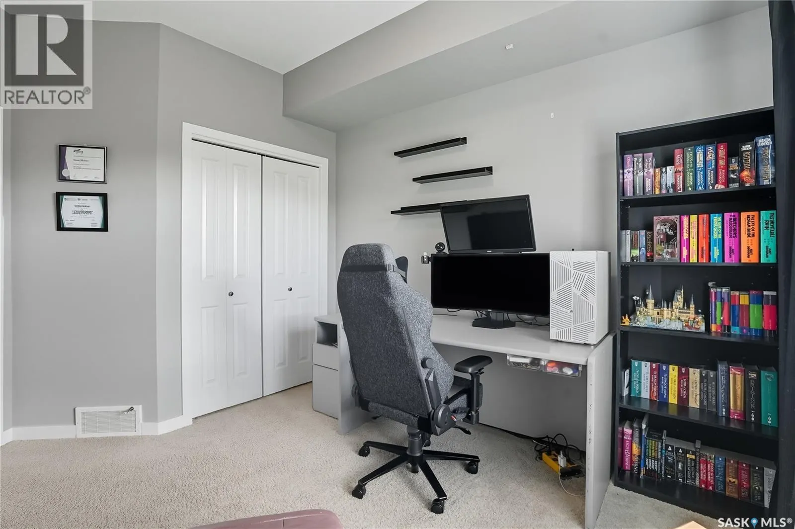 408 1015 Patrick CRESCENT