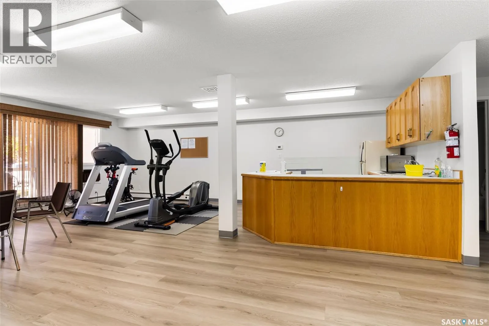 201 960 Assiniboine AVENUE