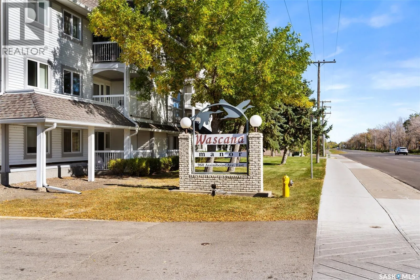 201 960 Assiniboine AVENUE