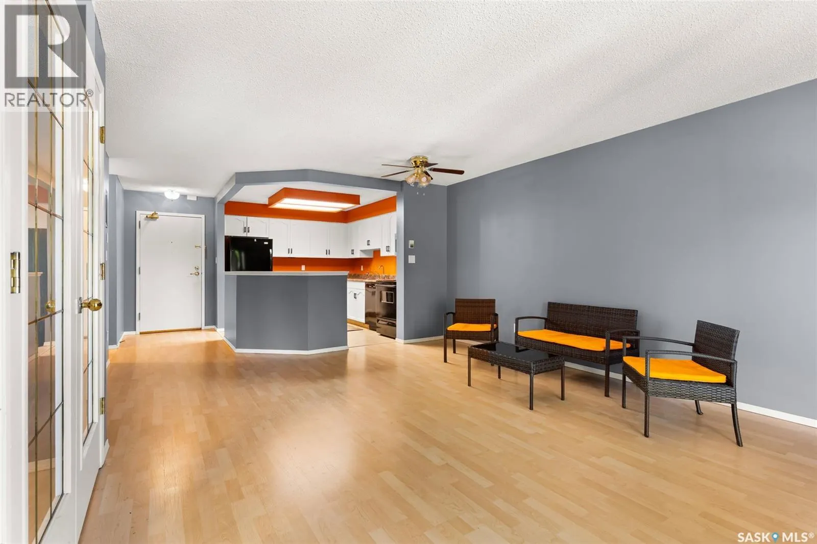 201 960 Assiniboine AVENUE