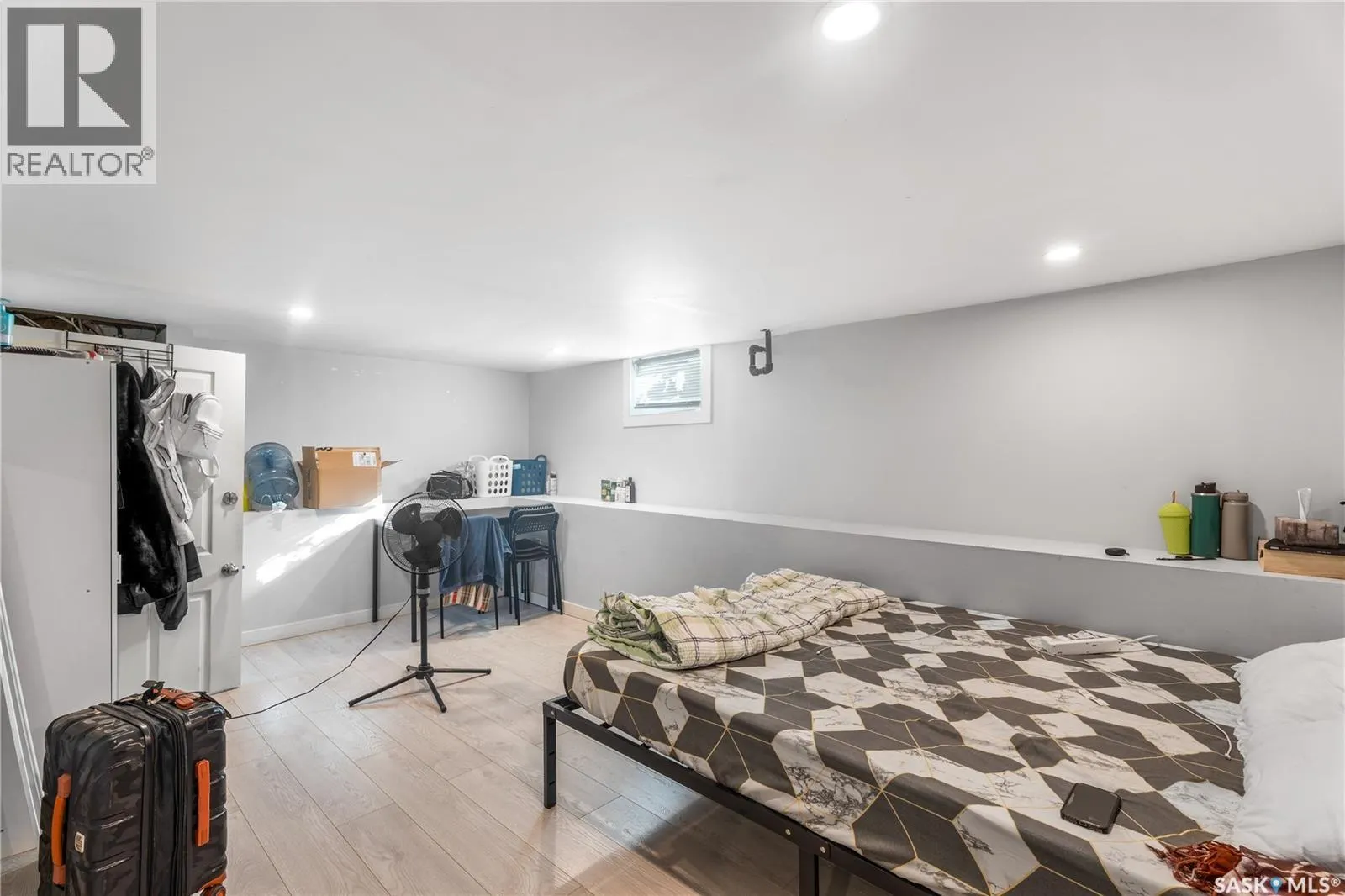 1734 13th STREET W