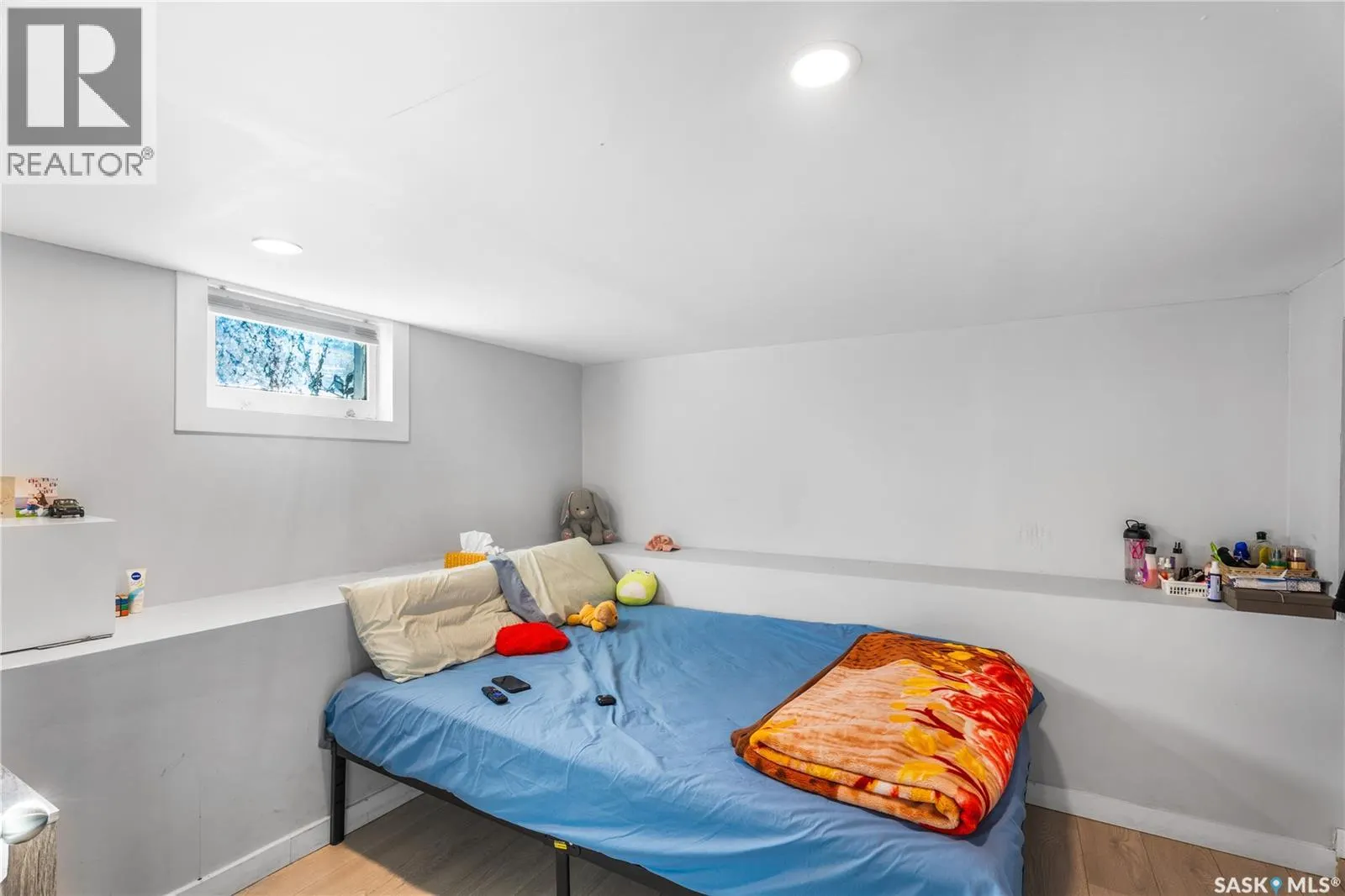 1734 13th STREET W