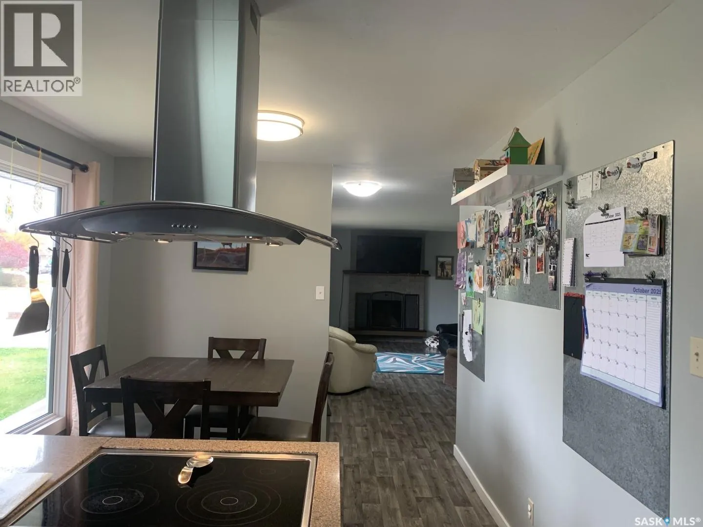 410 3rd STREET E