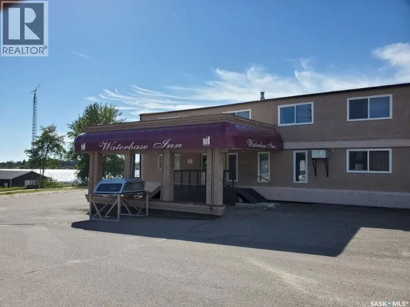 303 La Ronge AVENUE