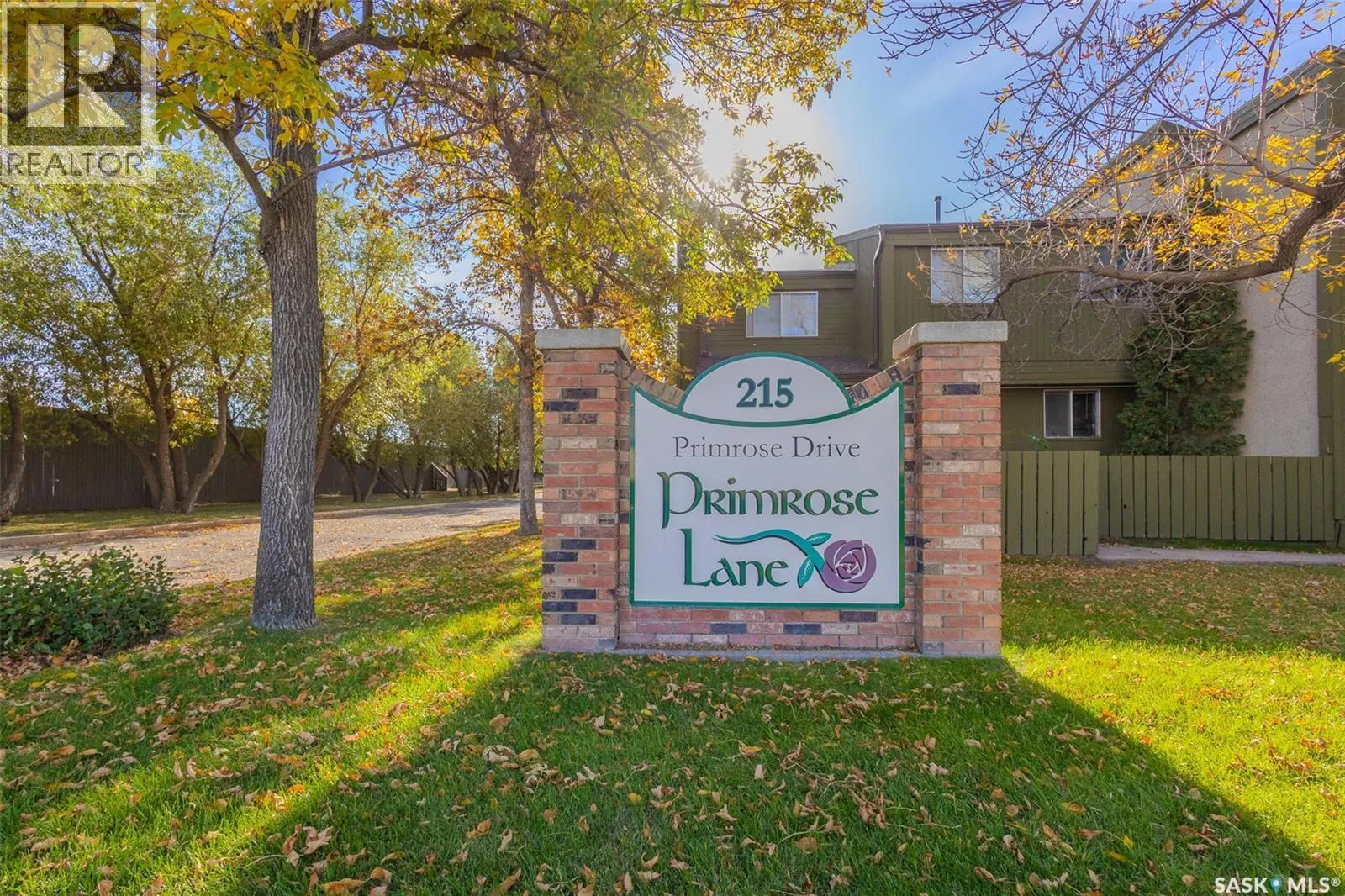 3 215 Primrose DRIVE