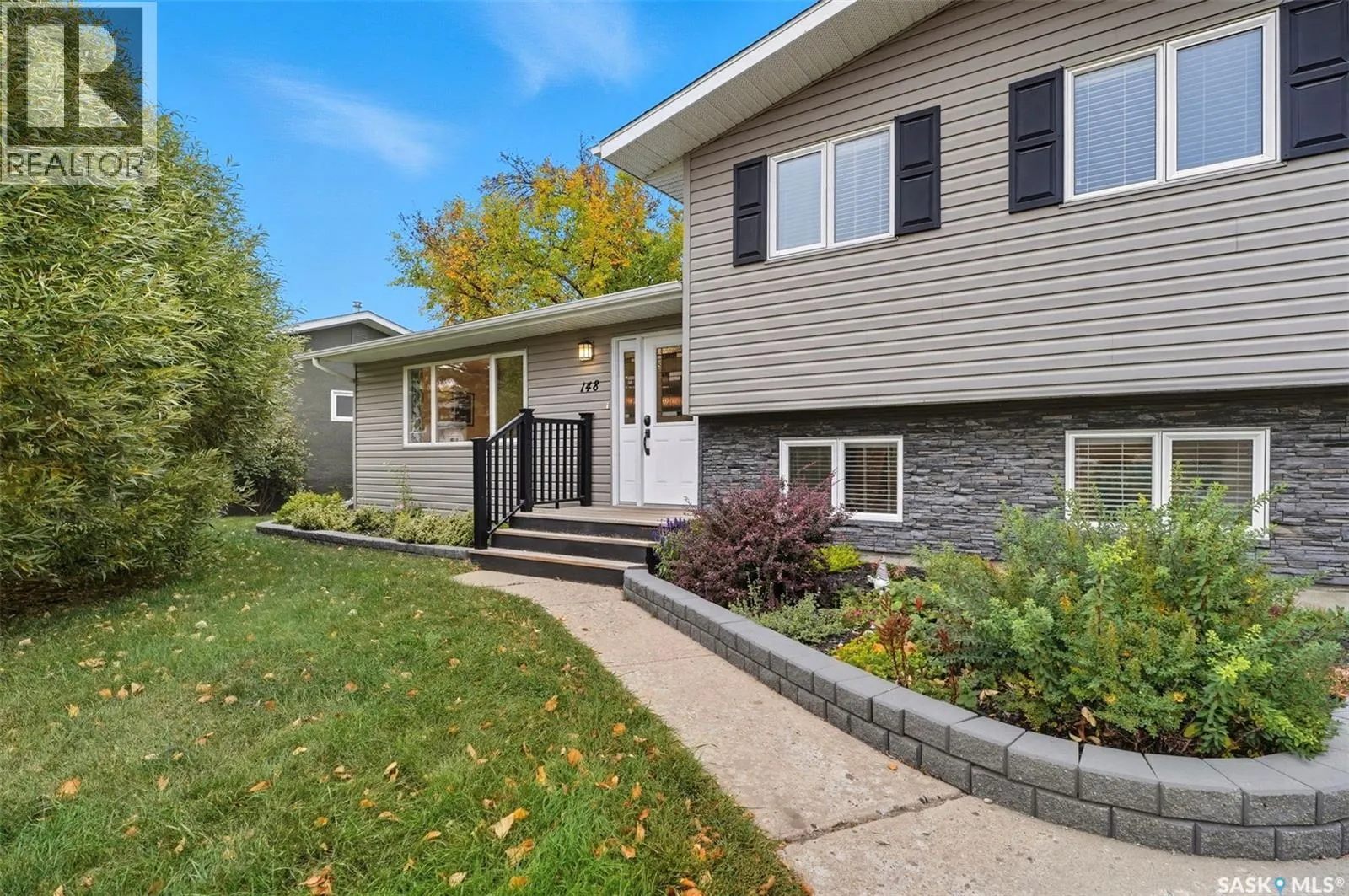 148 St Lawrence CRESCENT