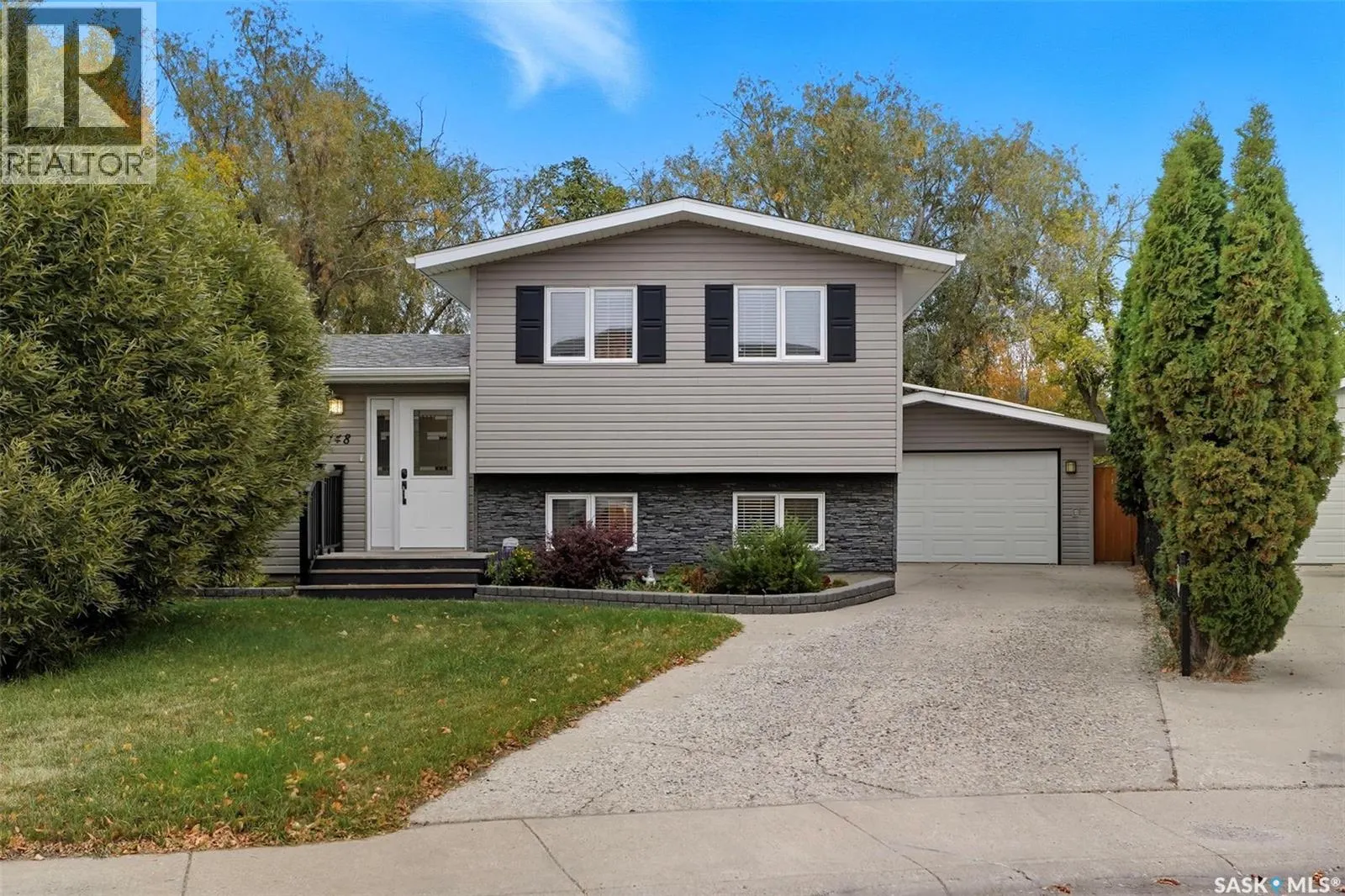 148 St Lawrence CRESCENT
