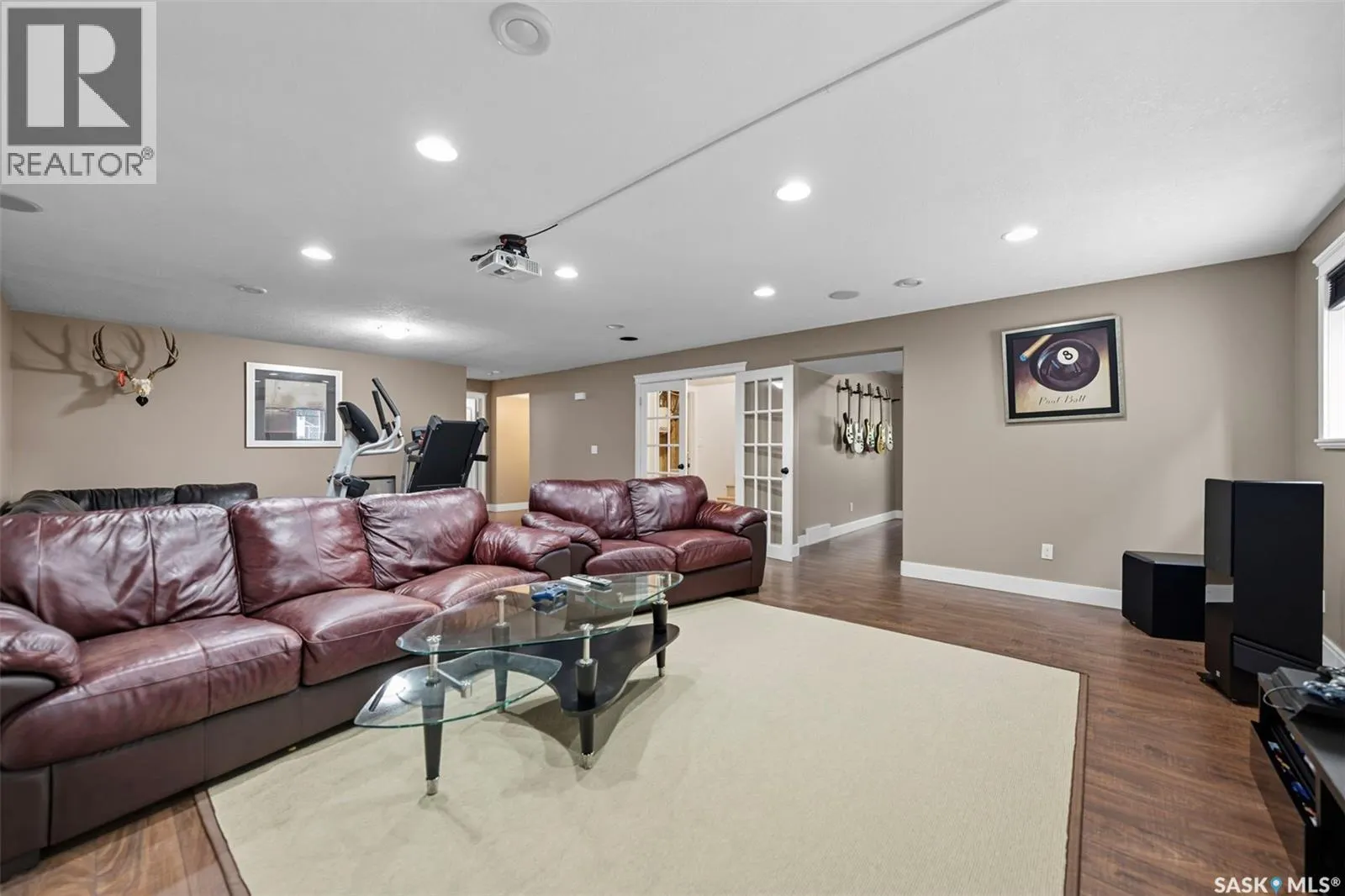 101 6th AVENUE W