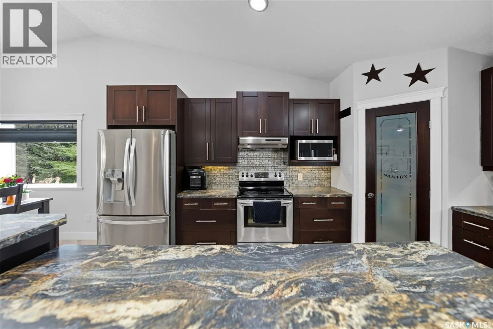 101 6th AVENUE W