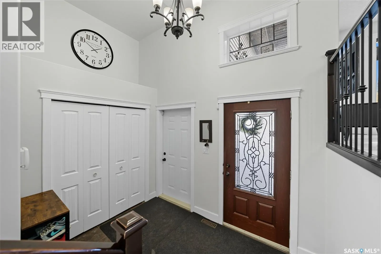 101 6th AVENUE W