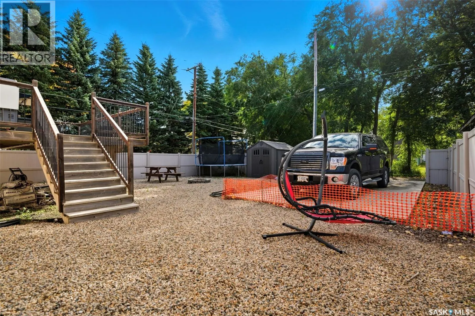 101 6th AVENUE W
