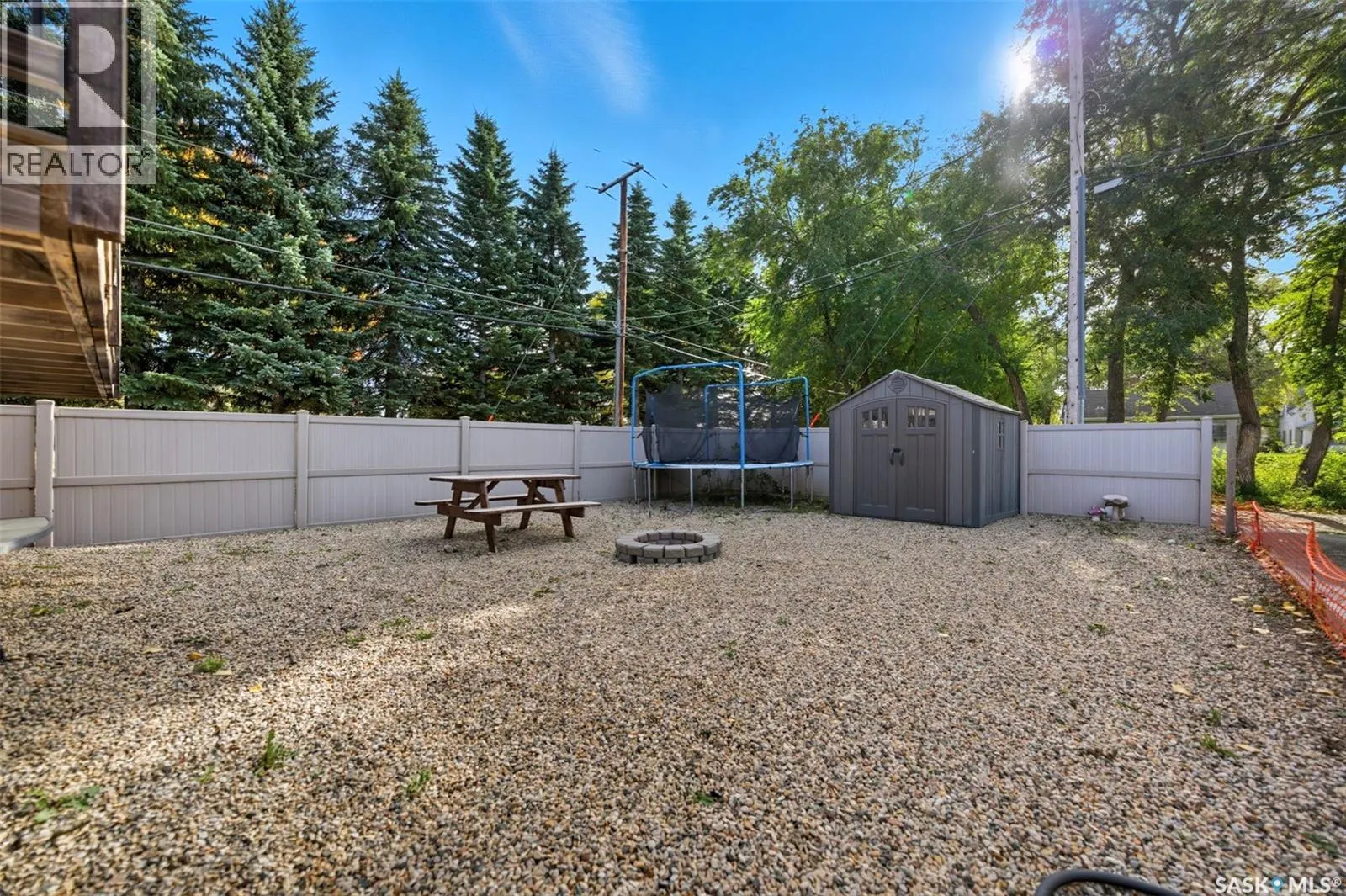 101 6th AVENUE W