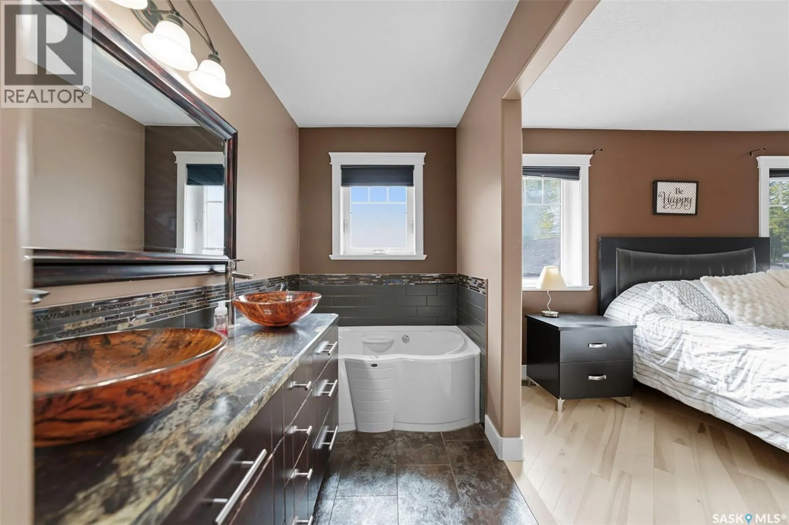 101 6th AVENUE W