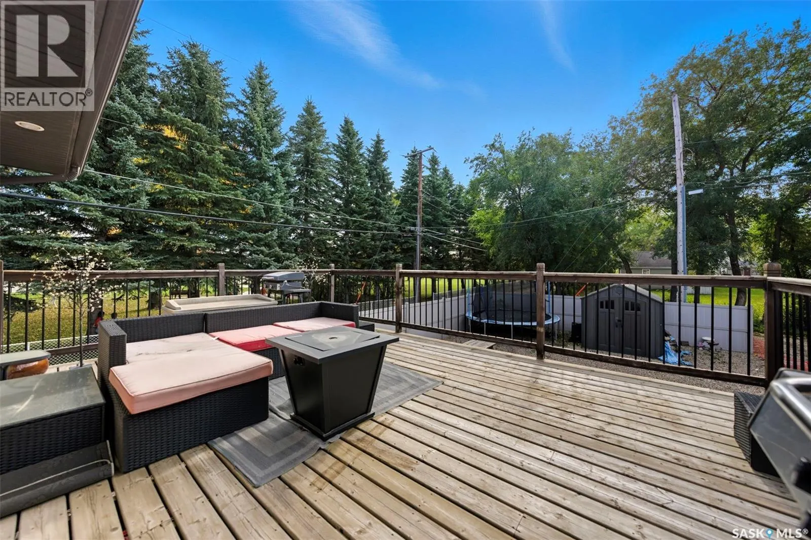 101 6th AVENUE W