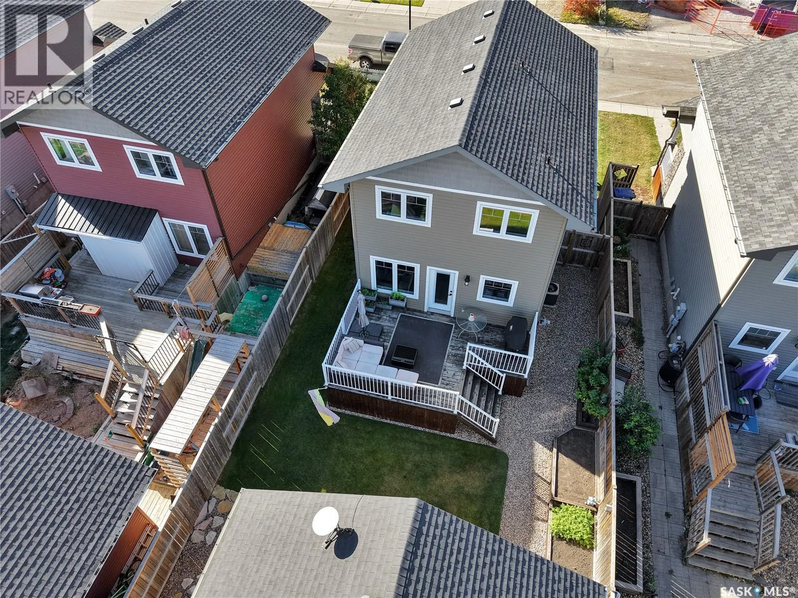 422 Redwood CRESCENT