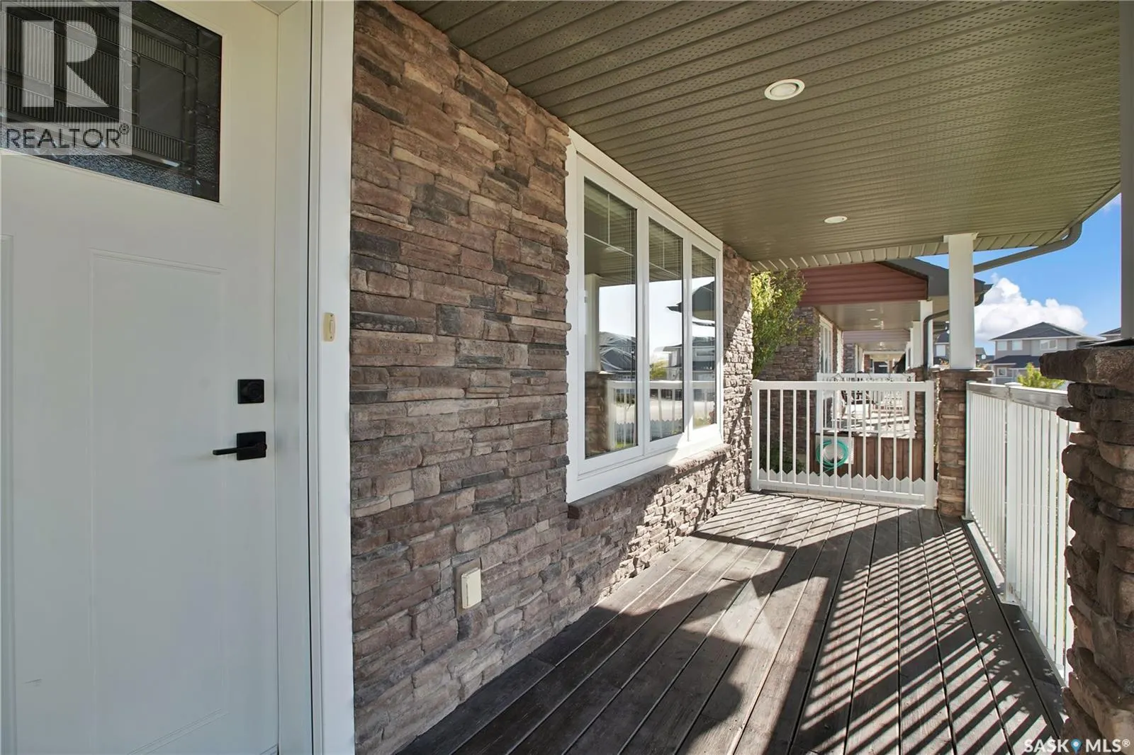 422 Redwood CRESCENT