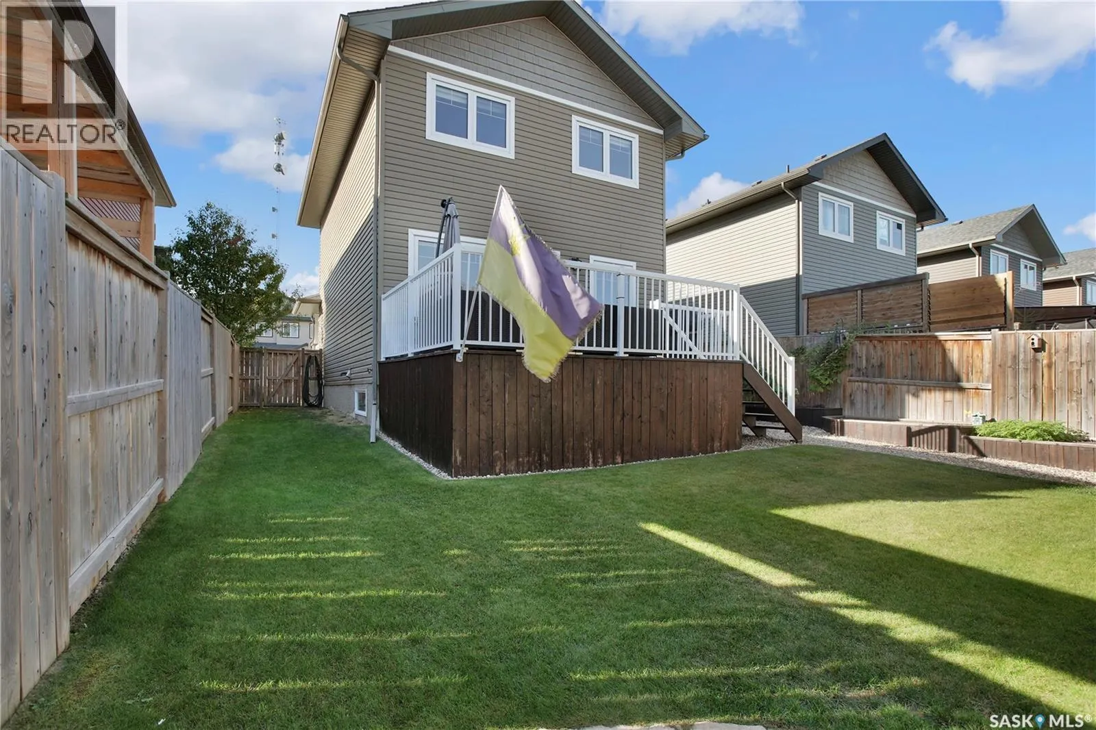 422 Redwood CRESCENT