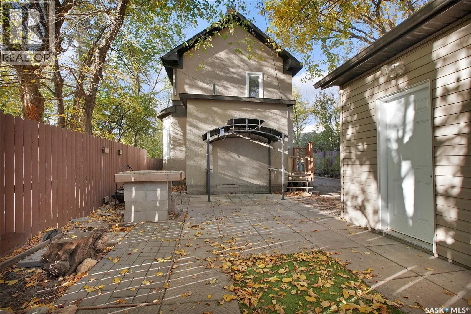 416 G AVENUE N