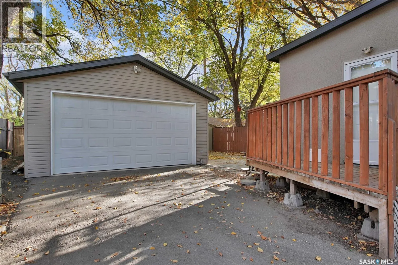 416 G AVENUE N