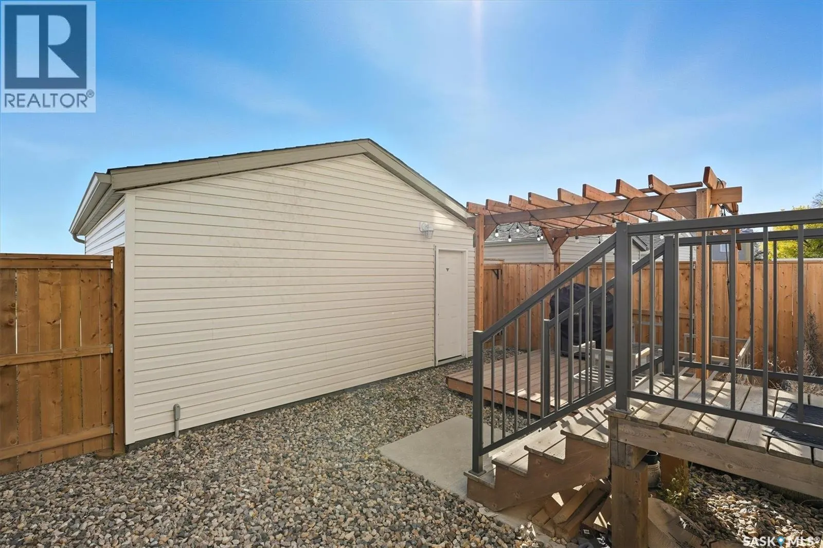 377 1615 Richardson ROAD