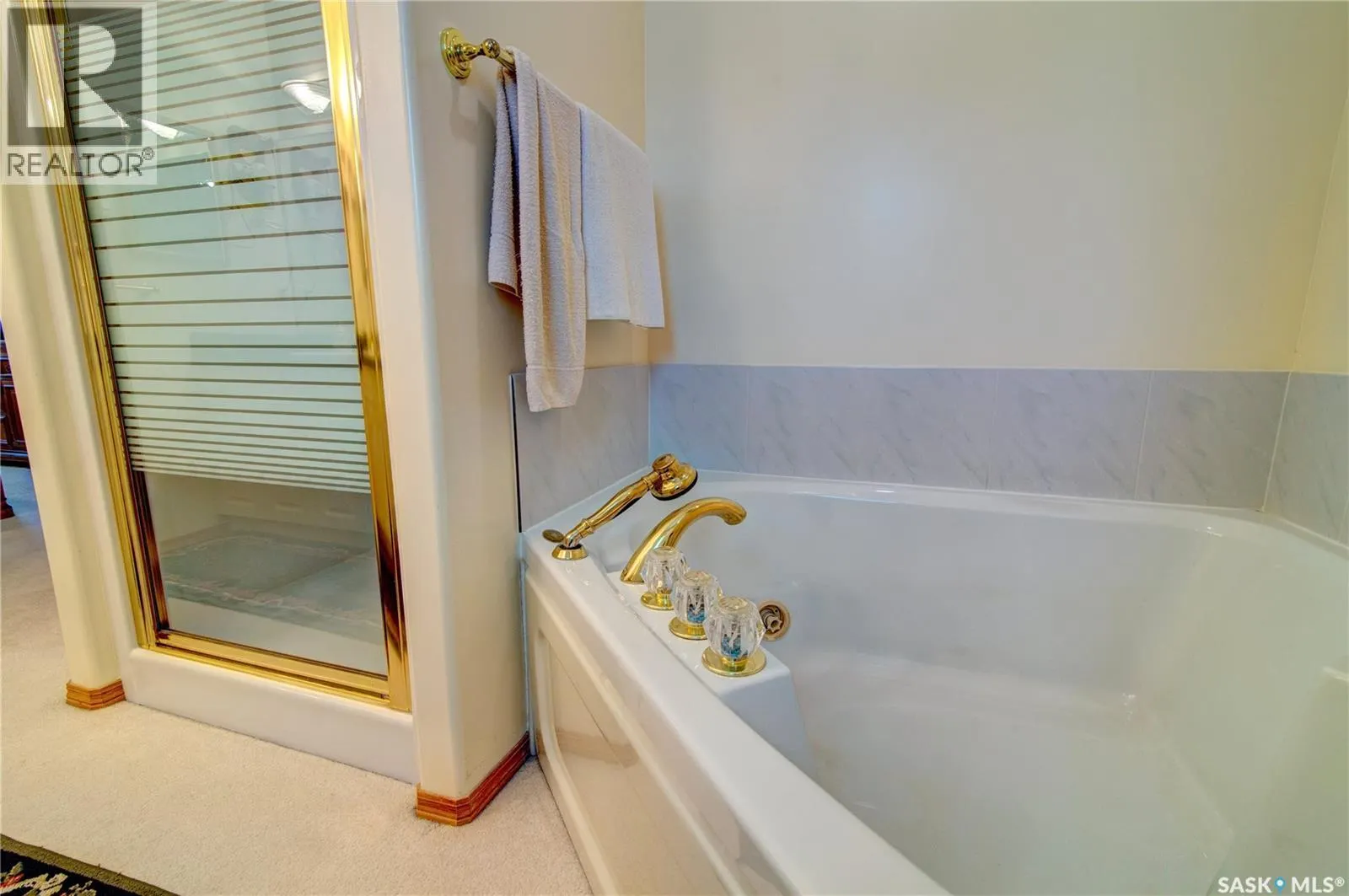 3235 RENFREW CRESCENT E
