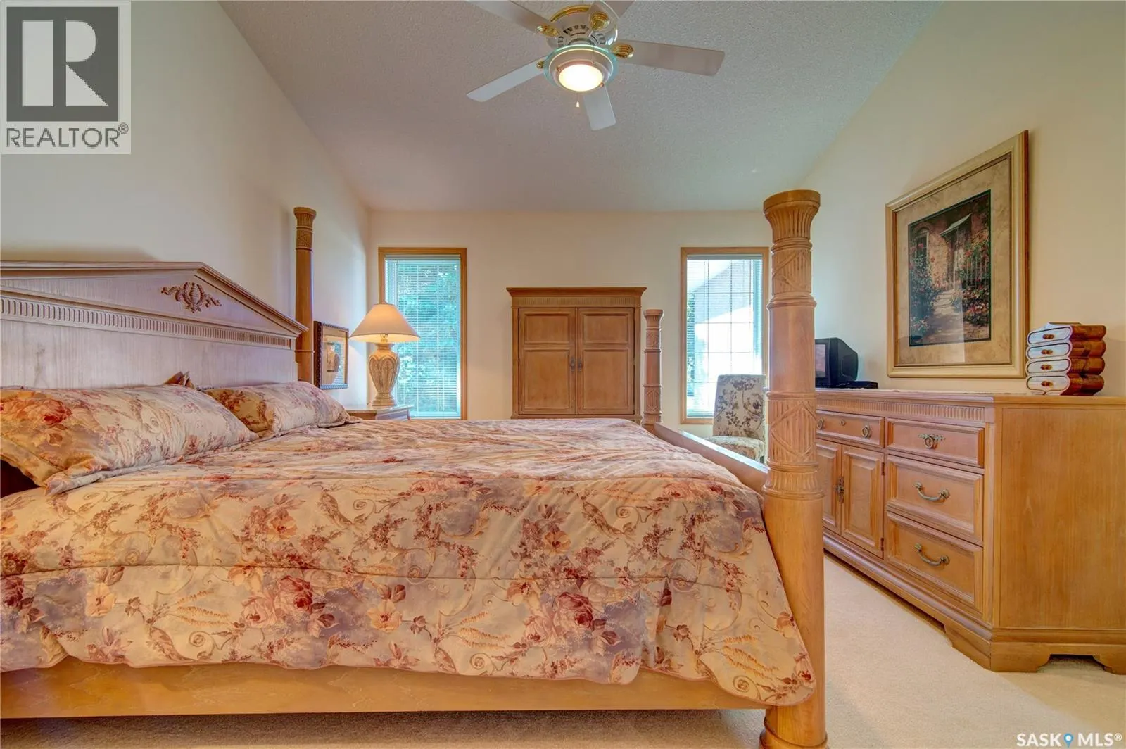 3235 RENFREW CRESCENT E