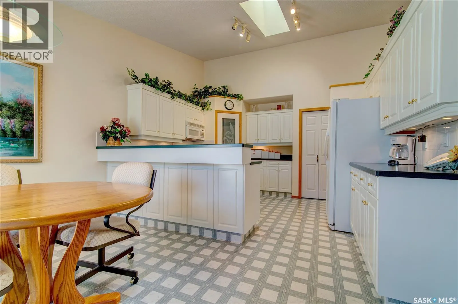3235 RENFREW CRESCENT E
