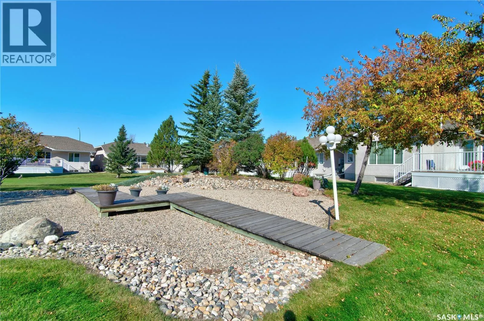 3235 RENFREW CRESCENT E