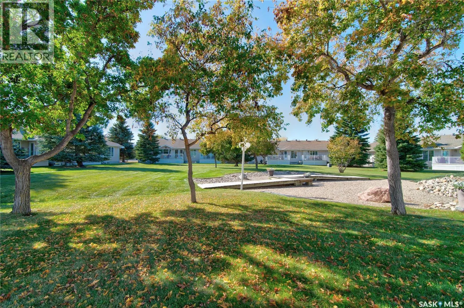 3235 RENFREW CRESCENT E