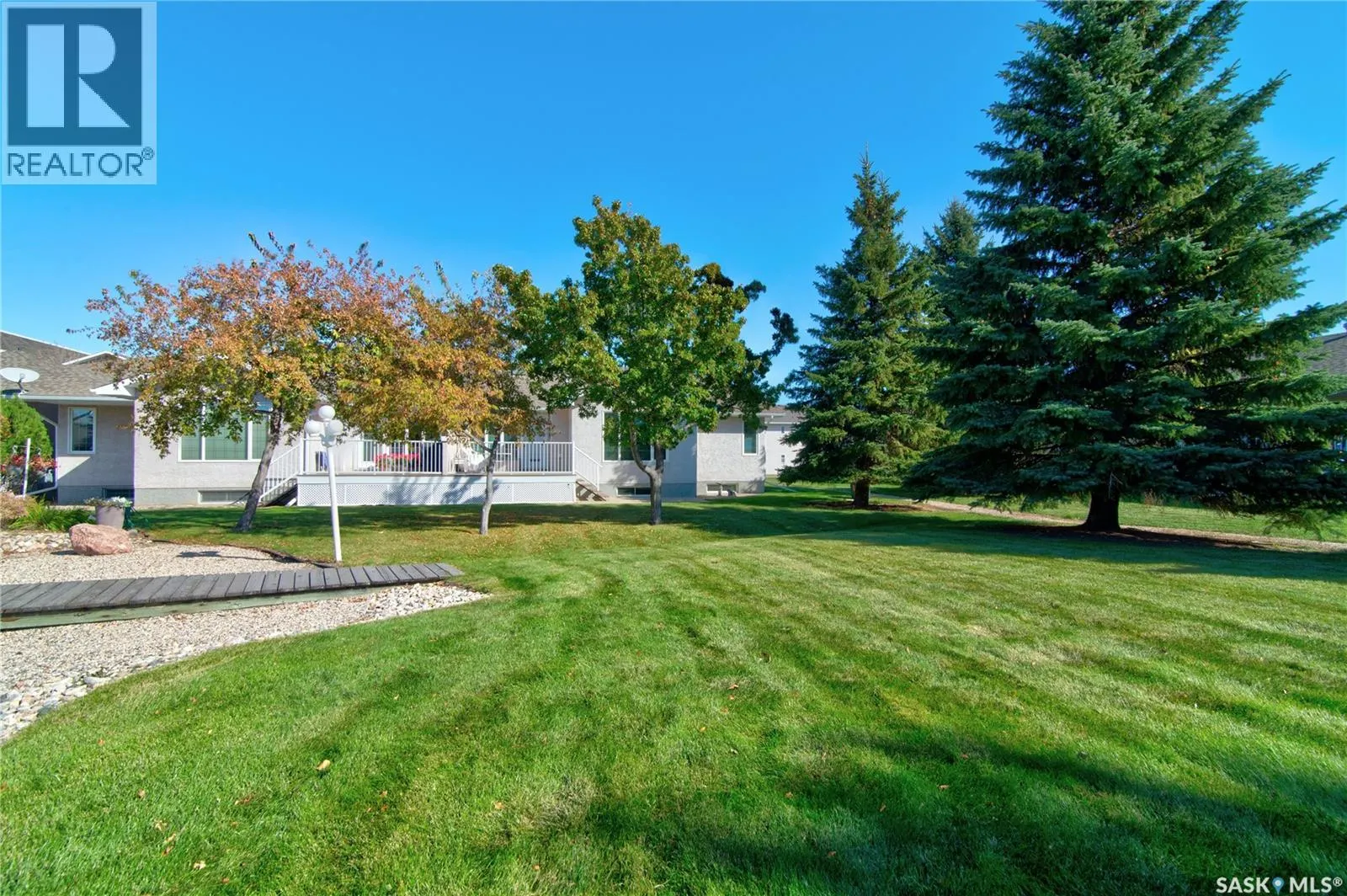 3235 RENFREW CRESCENT E