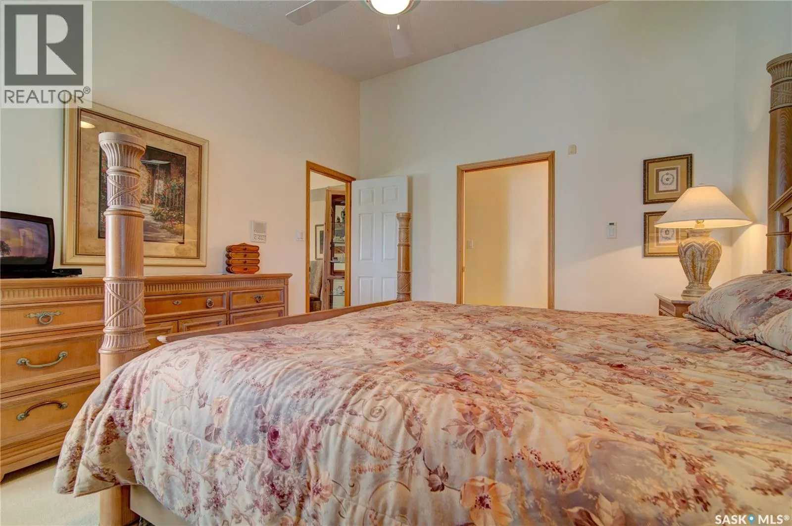 3235 RENFREW CRESCENT E