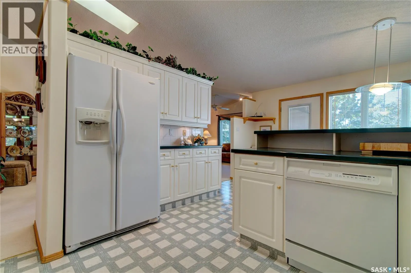 3235 RENFREW CRESCENT E