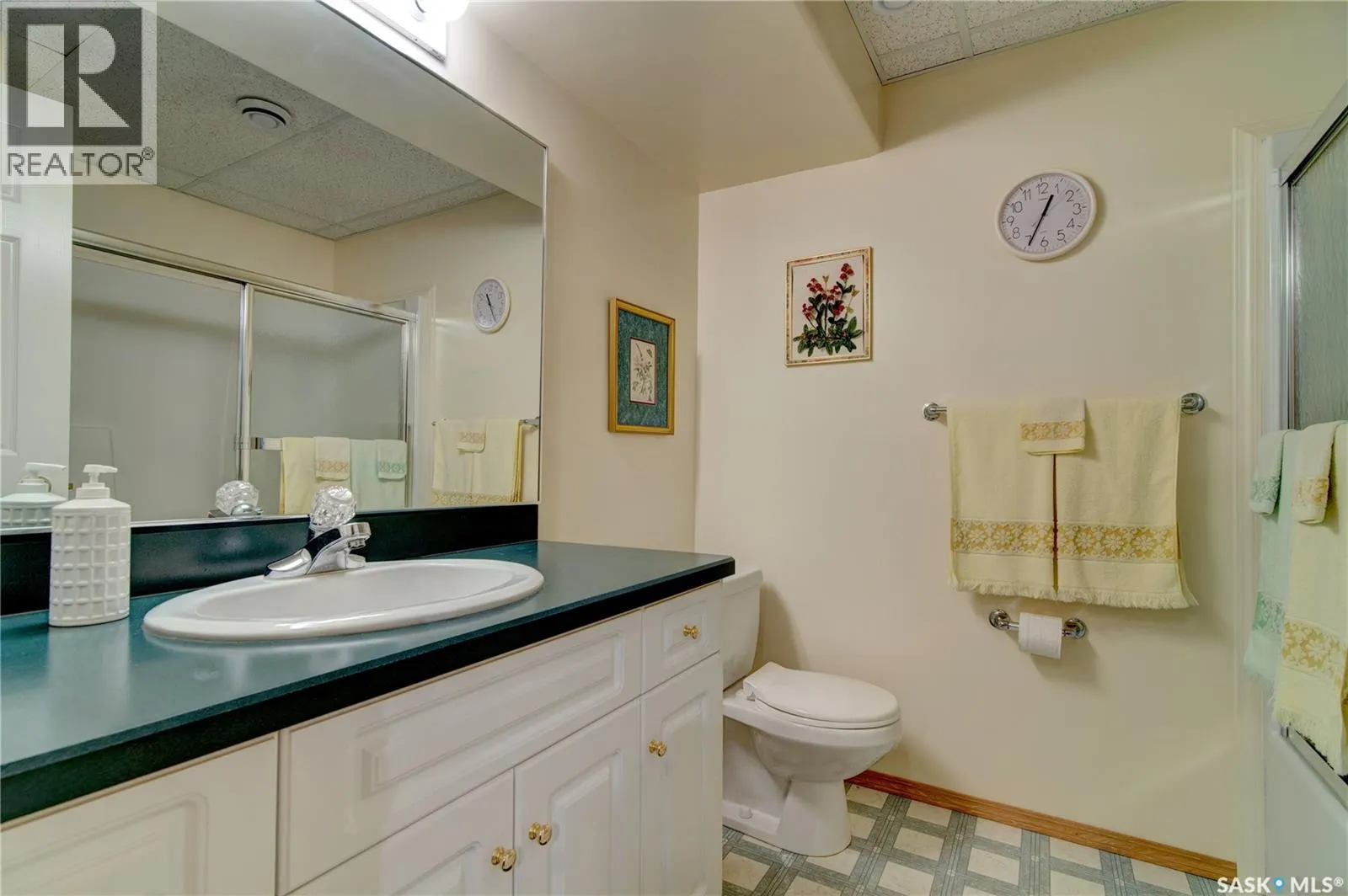 3235 RENFREW CRESCENT E