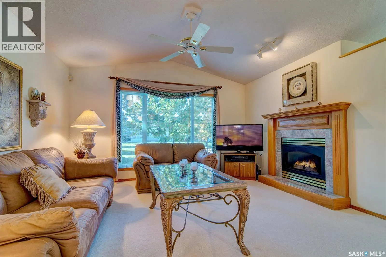 3235 RENFREW CRESCENT E