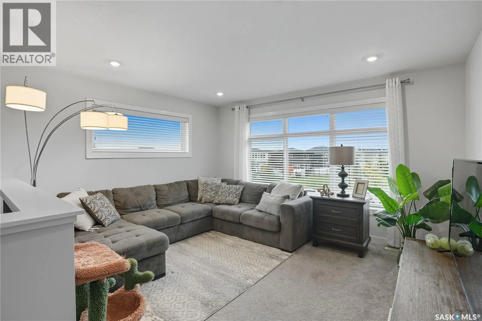 303 Dagnone CRESCENT