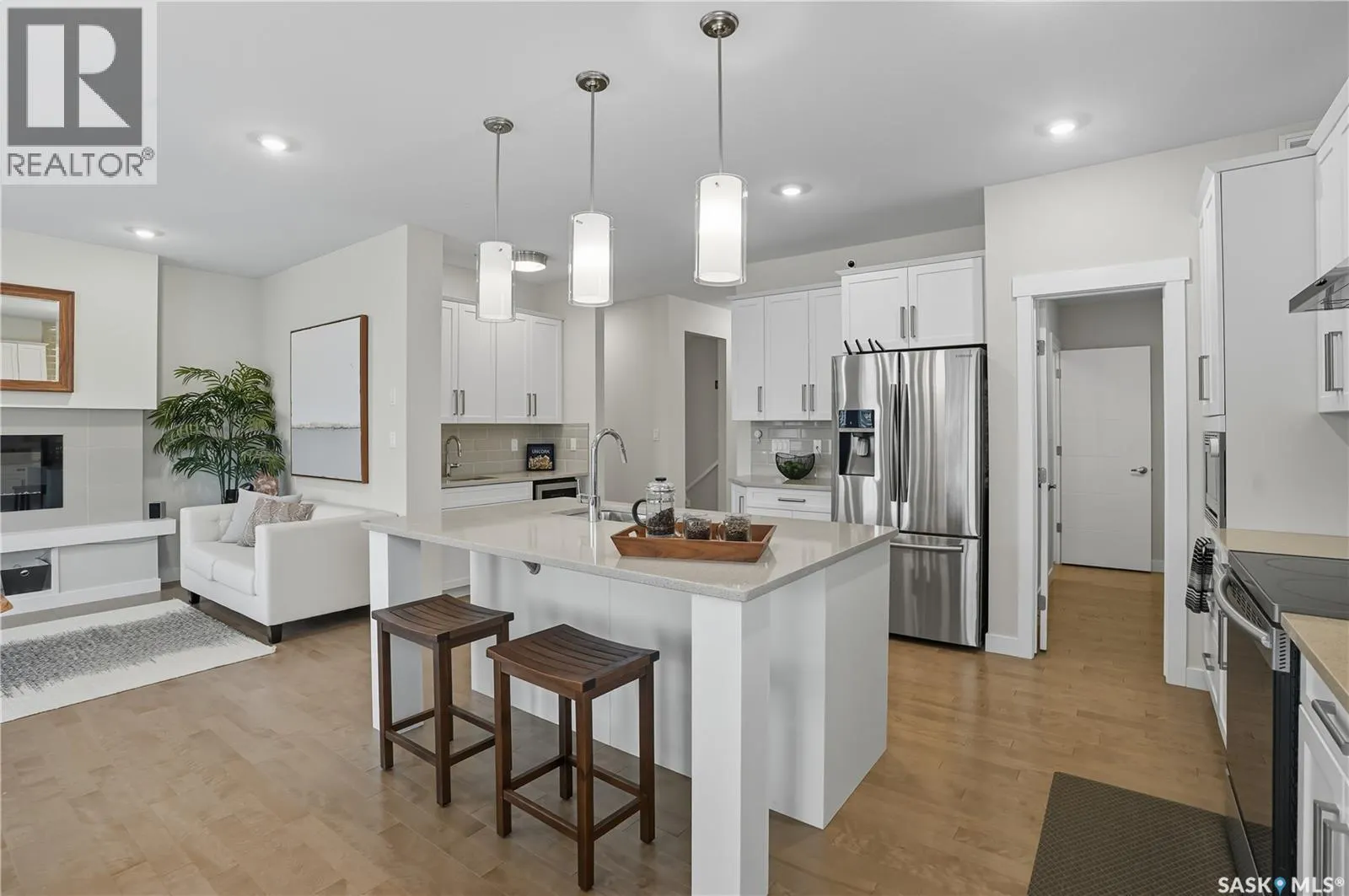 303 Dagnone CRESCENT